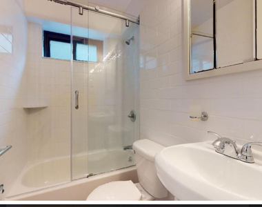 East 89th Street - Photo Thumbnail 8