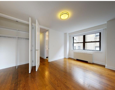 East 89th Street - Photo Thumbnail 7