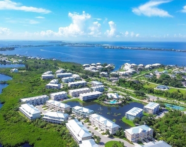 10420 Coral Landings Lane - Photo Thumbnail 3