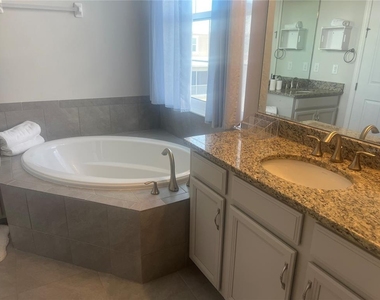 10420 Coral Landings Lane - Photo Thumbnail 11