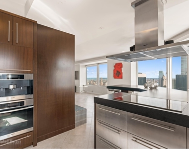 150 W 56th St - Photo Thumbnail 6