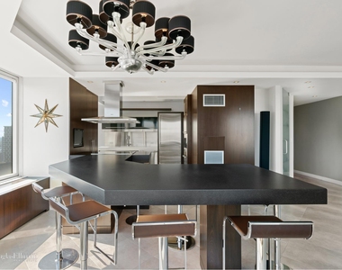 150 W 56th St - Photo Thumbnail 7