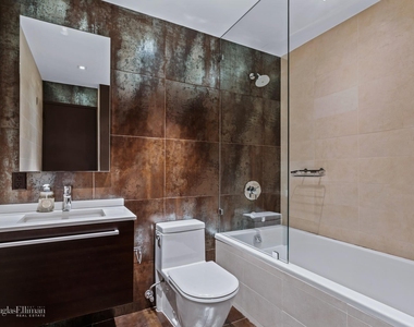 150 W 56th St - Photo Thumbnail 8