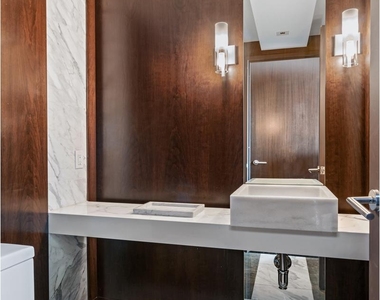 150 W 56th St - Photo Thumbnail 10