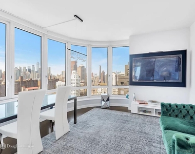 309 Gold St - Photo Thumbnail 4