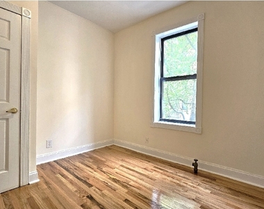 Magaw Place - Photo Thumbnail 3