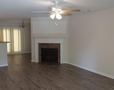 755 Crestwell Circle Sw - Photo Thumbnail 2