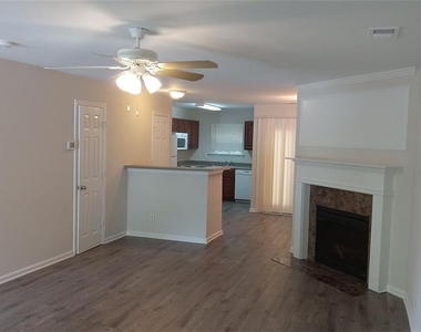 755 Crestwell Circle Sw - Photo Thumbnail 4
