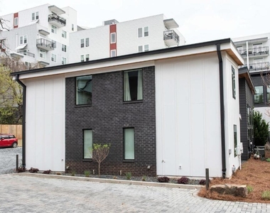 542 Boulevard Place Ne - Photo Thumbnail 19