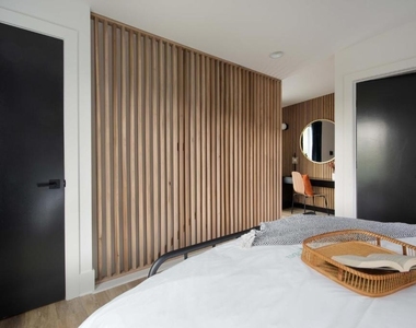 542 Boulevard Place Ne - Photo Thumbnail 20