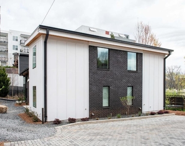 542 Boulevard Place Ne - Photo Thumbnail 21