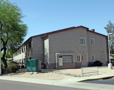 13420 N 21st Pl - Photo Thumbnail 5