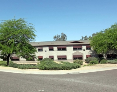 13420 N 21st Pl - Photo Thumbnail 4