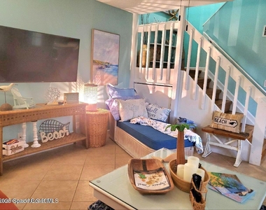 8751 Live Oak Court - Photo Thumbnail 7