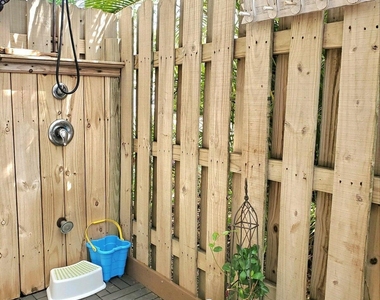 8751 Live Oak Court - Photo Thumbnail 22