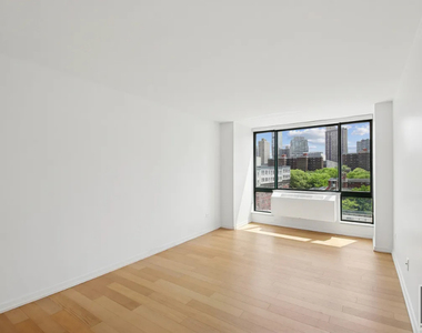 West End Avenue - Photo Thumbnail 0