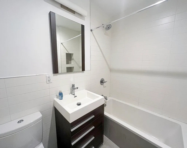 456 Quincy Street - Photo Thumbnail 6