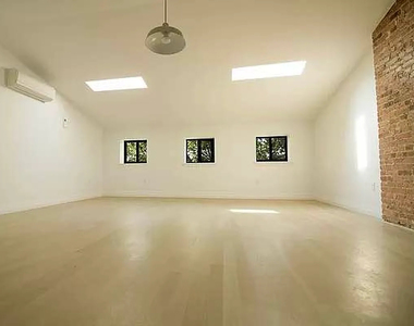 456 Quincy Street - Photo Thumbnail 1