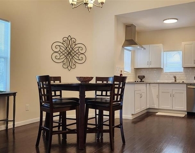 3112 Stonewall Street - Photo Thumbnail 2