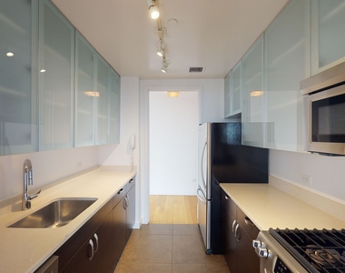 808 Columbus Ave - Photo Thumbnail 2