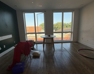 321 Woodbine Street - Photo Thumbnail 7