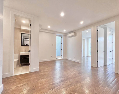 321 Woodbine Street - Photo Thumbnail 4