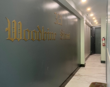 321 Woodbine Street - Photo Thumbnail 3