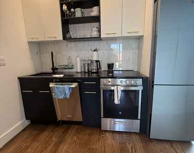 321 Woodbine Street - Photo Thumbnail 10
