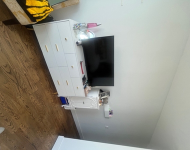 321 Woodbine Street - Photo Thumbnail 8