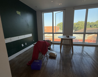 321 Woodbine Street - Photo Thumbnail 9