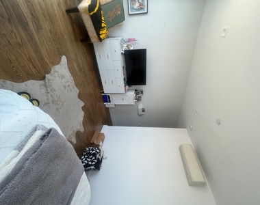 321 Woodbine Street - Photo Thumbnail 7