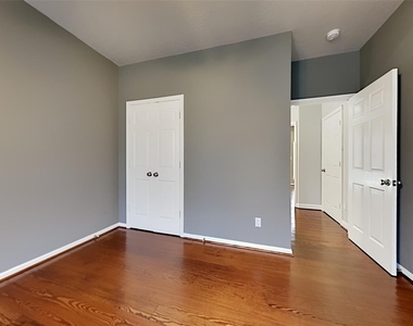 1304 Dart Street - Photo Thumbnail 10