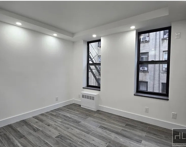 East 29th Street - Photo Thumbnail 3