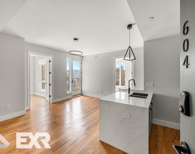 2112 Avenue P - Photo Thumbnail 2