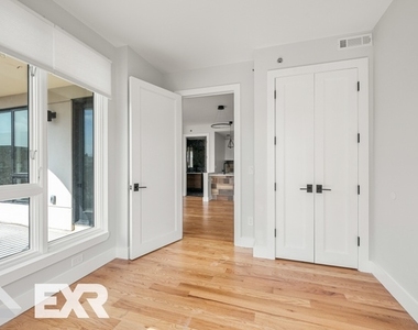 2112 Avenue P - Photo Thumbnail 8