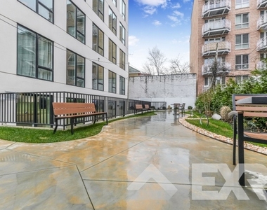 2112 Avenue P - Photo Thumbnail 13
