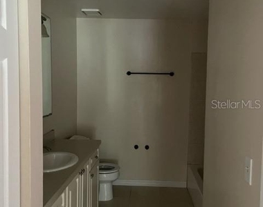 1221 Bermuda Lakes Lane - Photo Thumbnail 8
