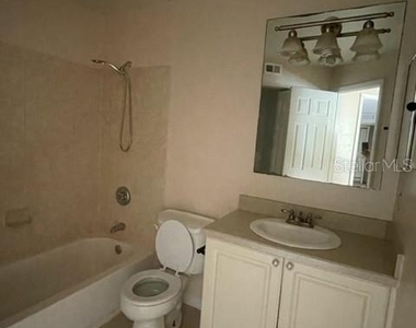 1221 Bermuda Lakes Lane - Photo Thumbnail 10