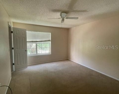 1221 Bermuda Lakes Lane - Photo Thumbnail 7