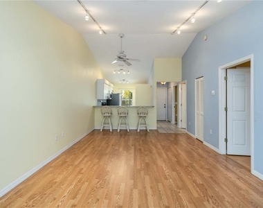 642 N Jefferson Avenue - Photo Thumbnail 5