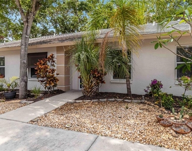 642 N Jefferson Avenue - Photo Thumbnail 3