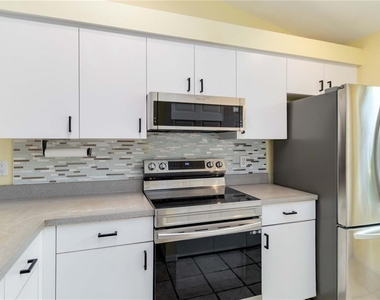 642 N Jefferson Avenue - Photo Thumbnail 10