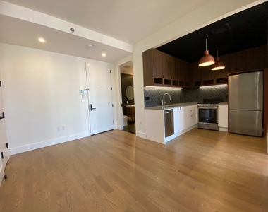 824 Lexington Avenue - Photo Thumbnail 1