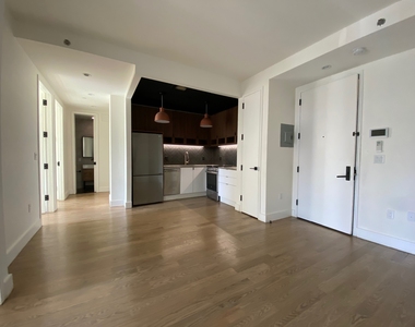 824 Lexington Avenue - Photo Thumbnail 12