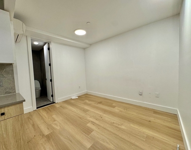 585 Knickerbocker Avenue - Photo Thumbnail 2
