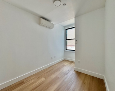 585 Knickerbocker Avenue - Photo Thumbnail 5
