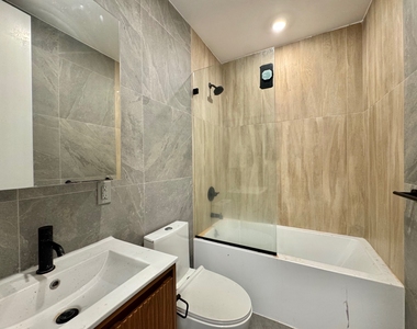 585 Knickerbocker Avenue - Photo Thumbnail 4