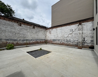 585 Knickerbocker Avenue - Photo Thumbnail 8