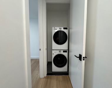 585 Knickerbocker Avenue - Photo Thumbnail 9
