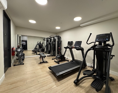 585 Knickerbocker Avenue - Photo Thumbnail 7